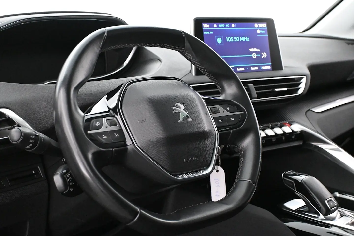 Car Image - kynrHpBG1aD5eKdHkorxg