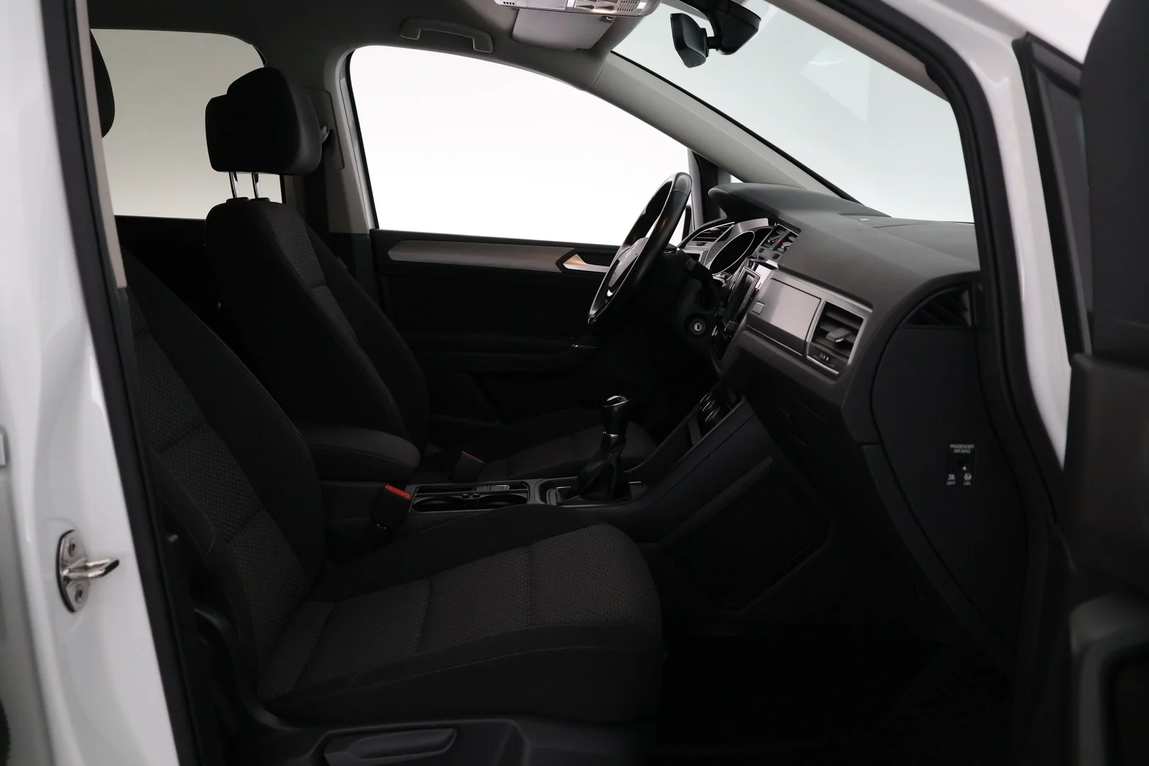Car Image - 6YmPmBDoMf5k5nYcbJILFD