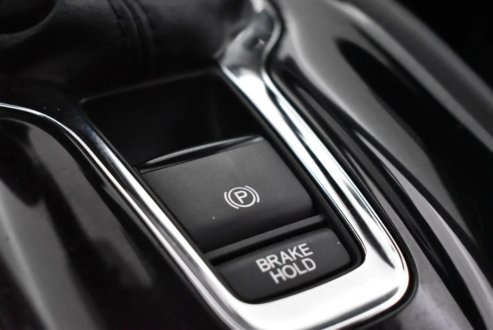 Car Image - MDu3QKo7sGEDc5GuV7NIs