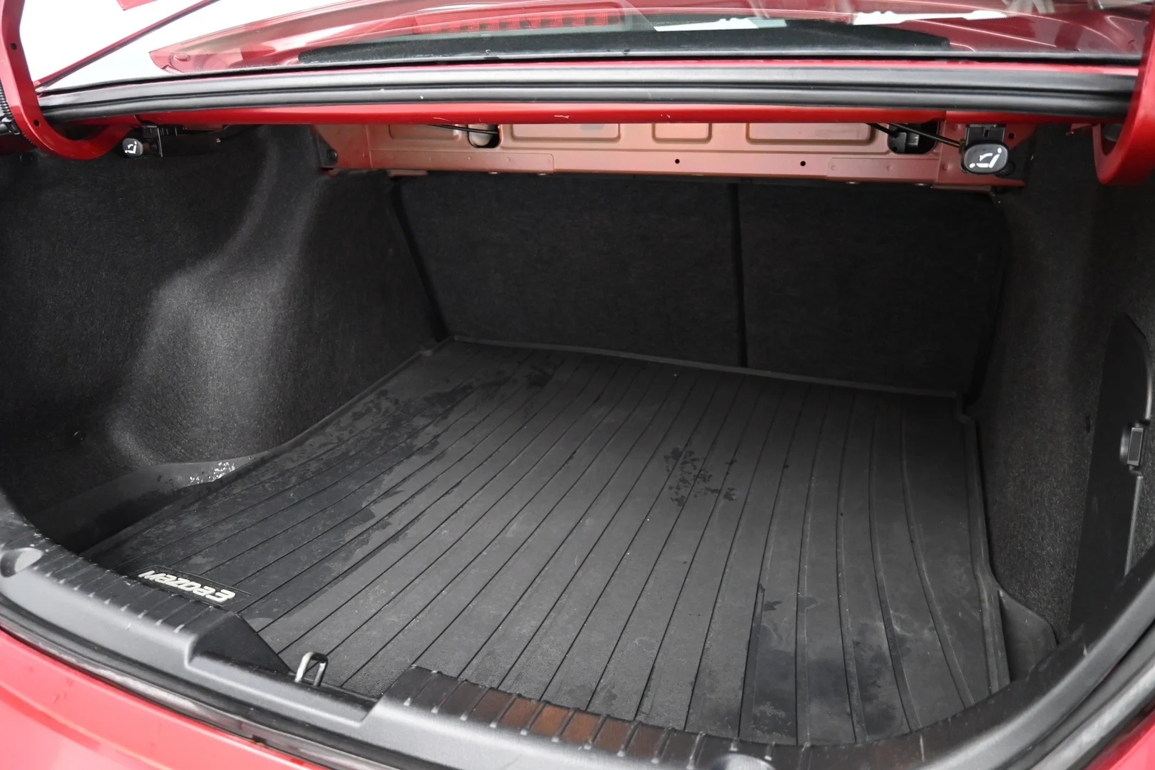 Car Image - 5XZ61VzRzzrrAW4xg8Z0GN