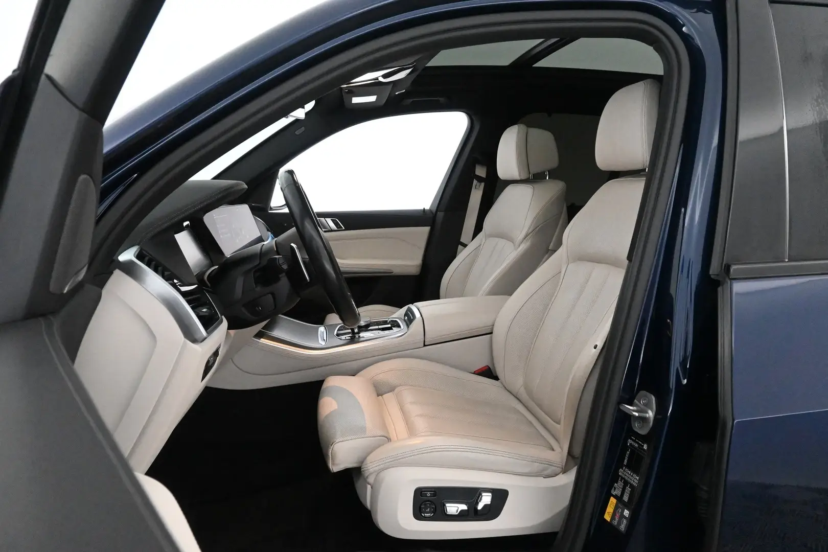 Car Image - 3z18sxEGfI2De7BUXTvgdJ