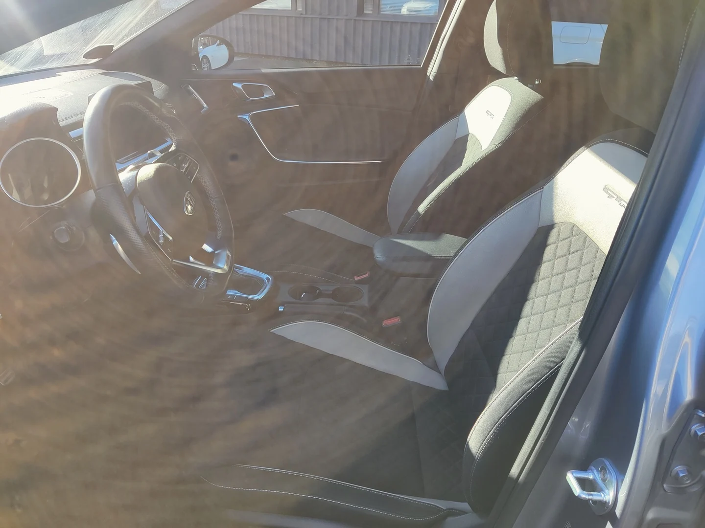 Car Image - GcGWoq6XMj5aufK5R24Vk