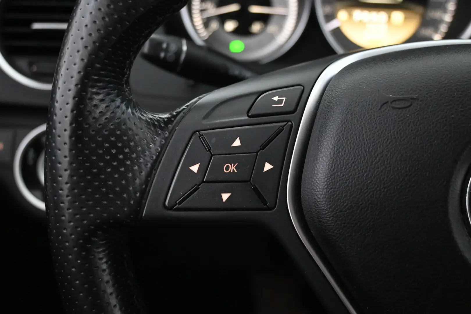 Car Image - Vd2DKOTgNk8j20LxE4E9e