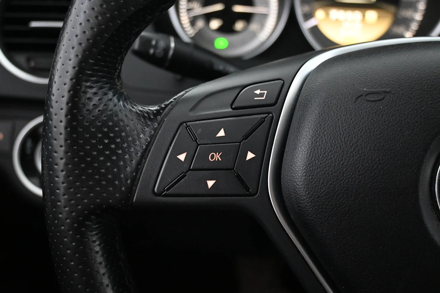 Car Image - Vd2DKOTgNk8j20LxE4E9e