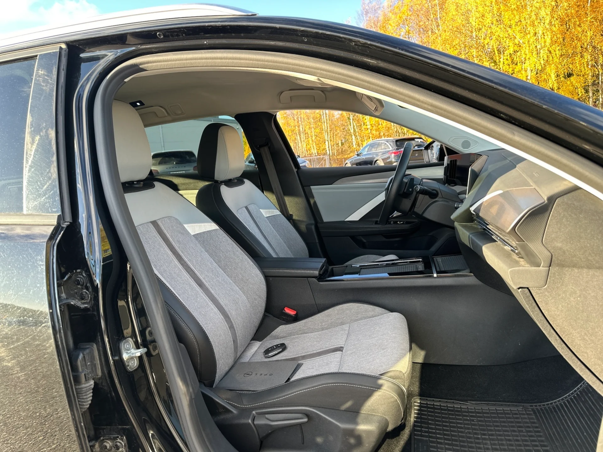 Car Image - 4wXFYbxHfG9iRMS5E3u6wn