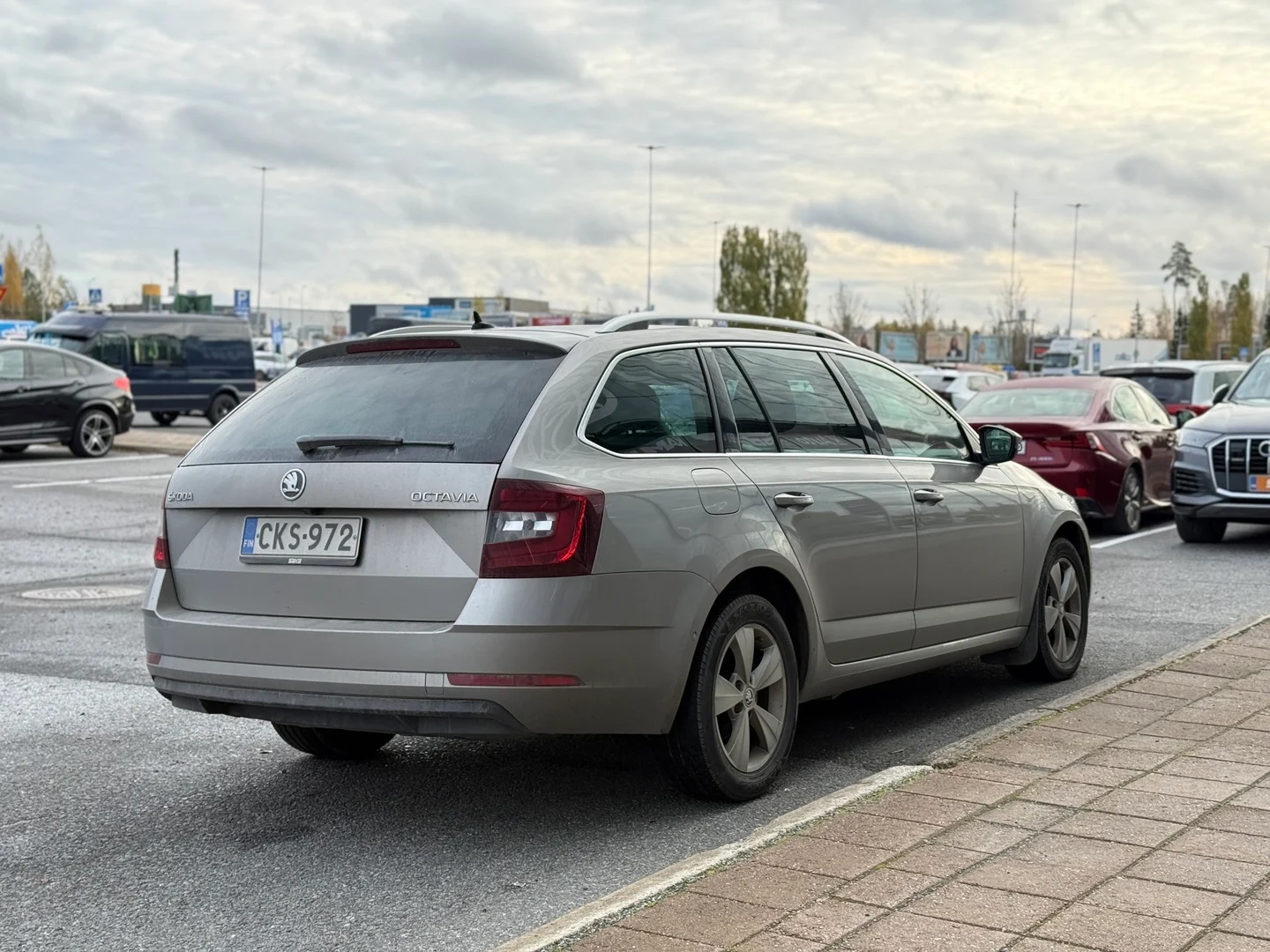 Car Image - 1DcIGEvBRQ8CW74HY4gdh3