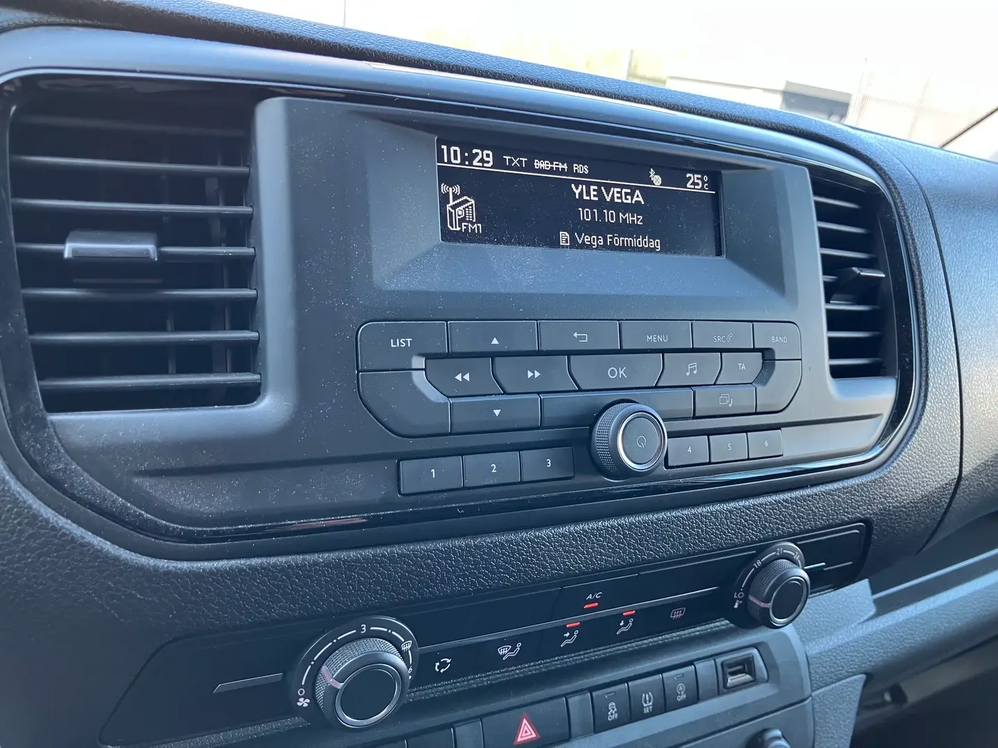 Car Image - 4UnZHeE6bGyqPTZ8dUOwpf
