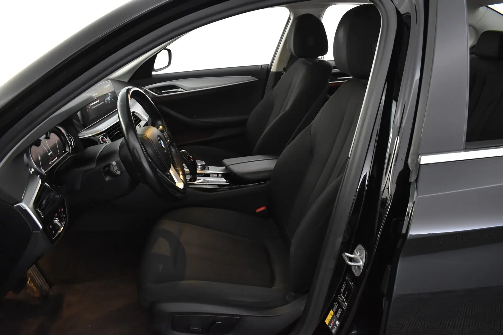 Car Image - 77vaBhMK5gy0RyA2hplSaH