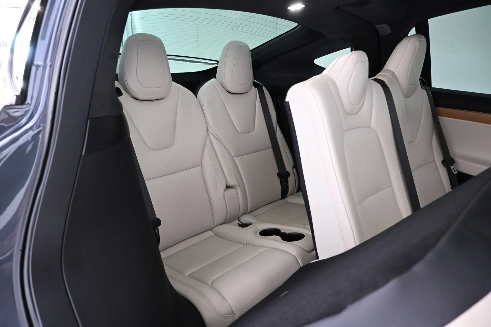 Car Image - 2wXvojFmvFkEKUUrVLPlWa