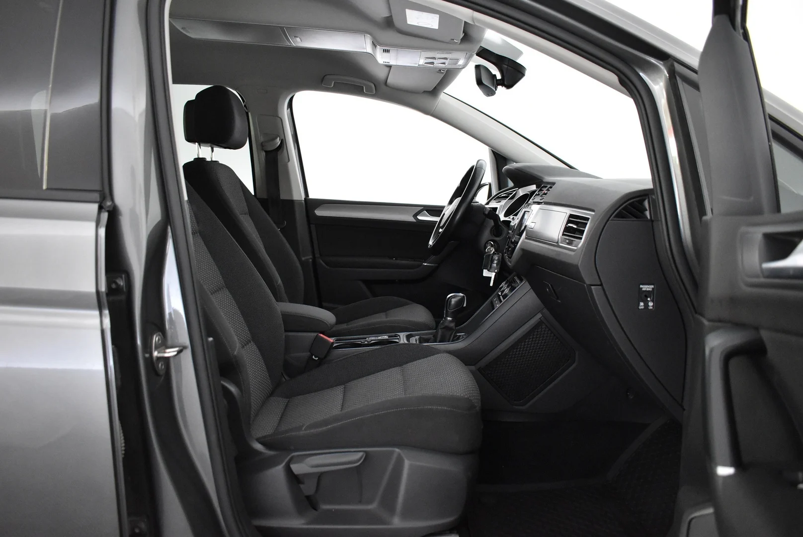 Car Image - 1qUOrRxXX27y2IY8WQXd3q