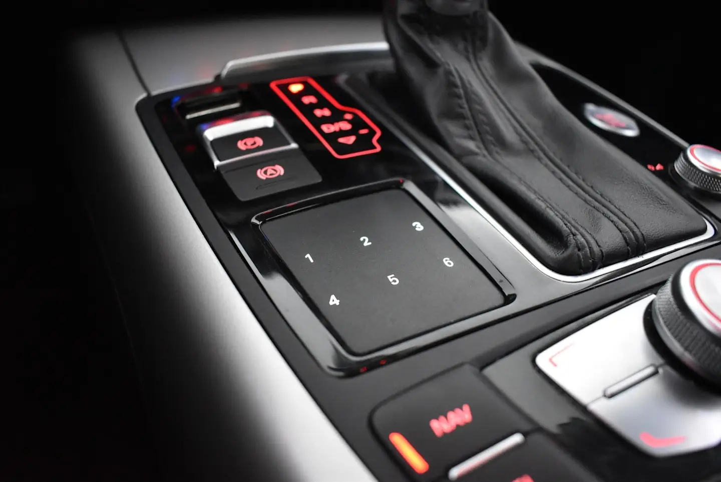 Car Image - 6X2cgM4Edlpp4tOanv3s17