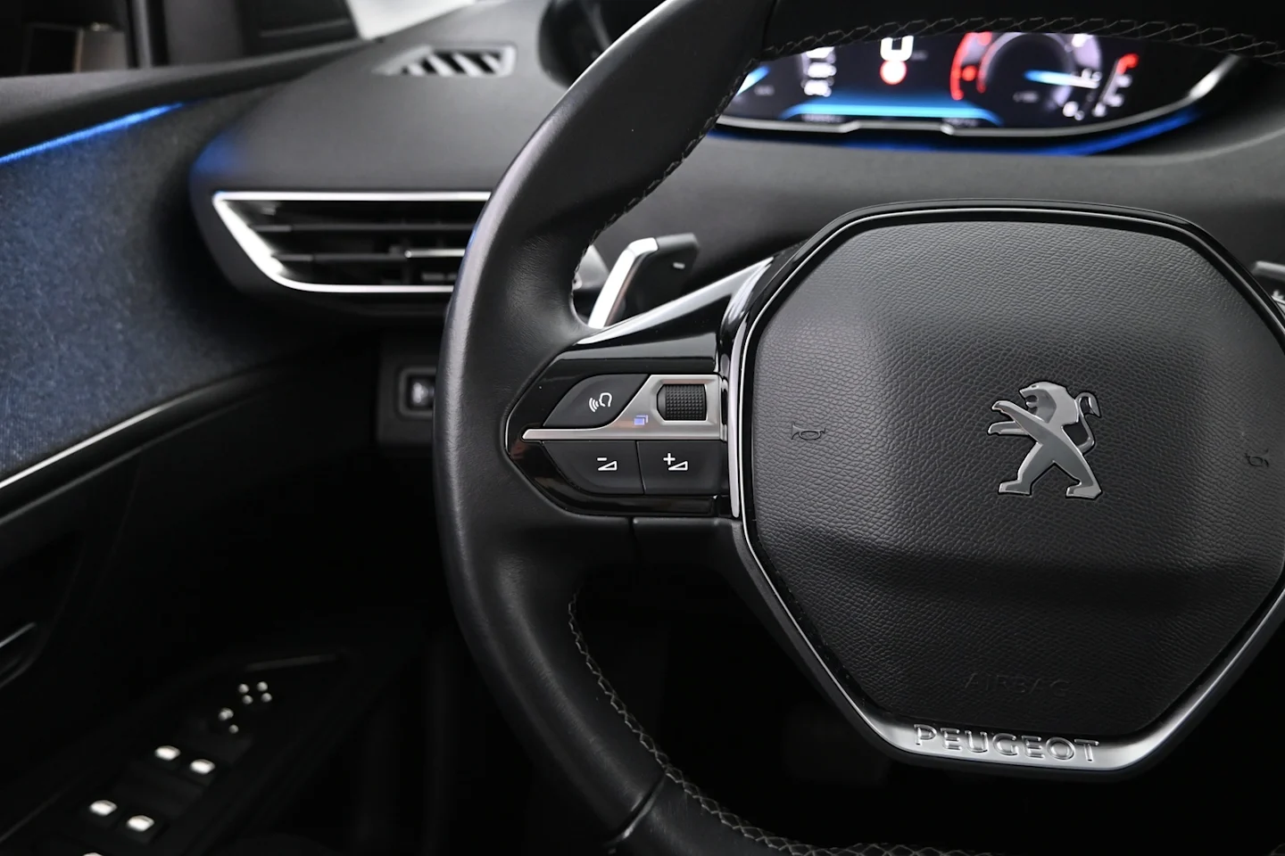 Car Image - 3R0En8F9nL2cBXsMDIMh8N