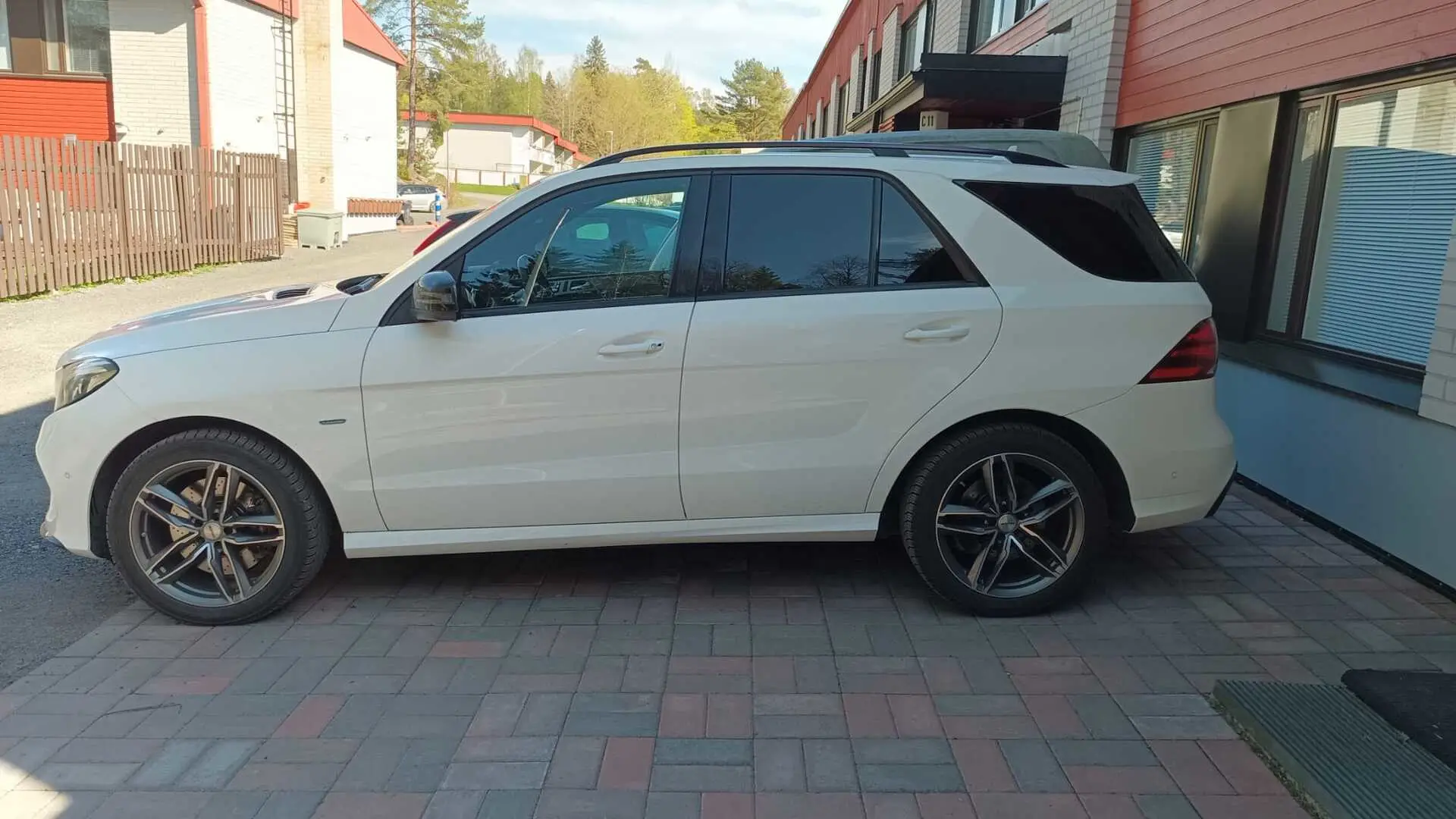 Car Image - 2g6VAabyrnatxh9O1HHNdU