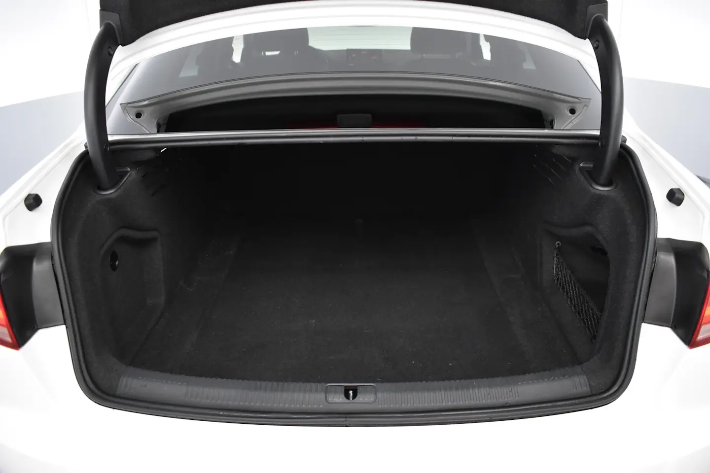 Car Image - 6nGDKICNmitjfvJjchIFsN