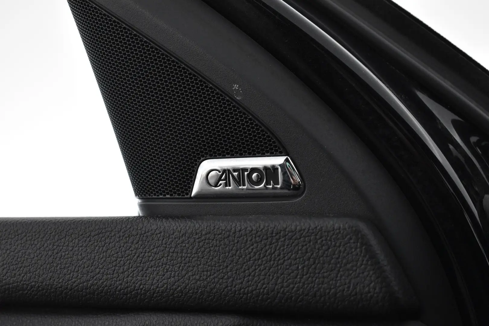 Car Image - 4us9LsGmekqBZHBLhanvNq