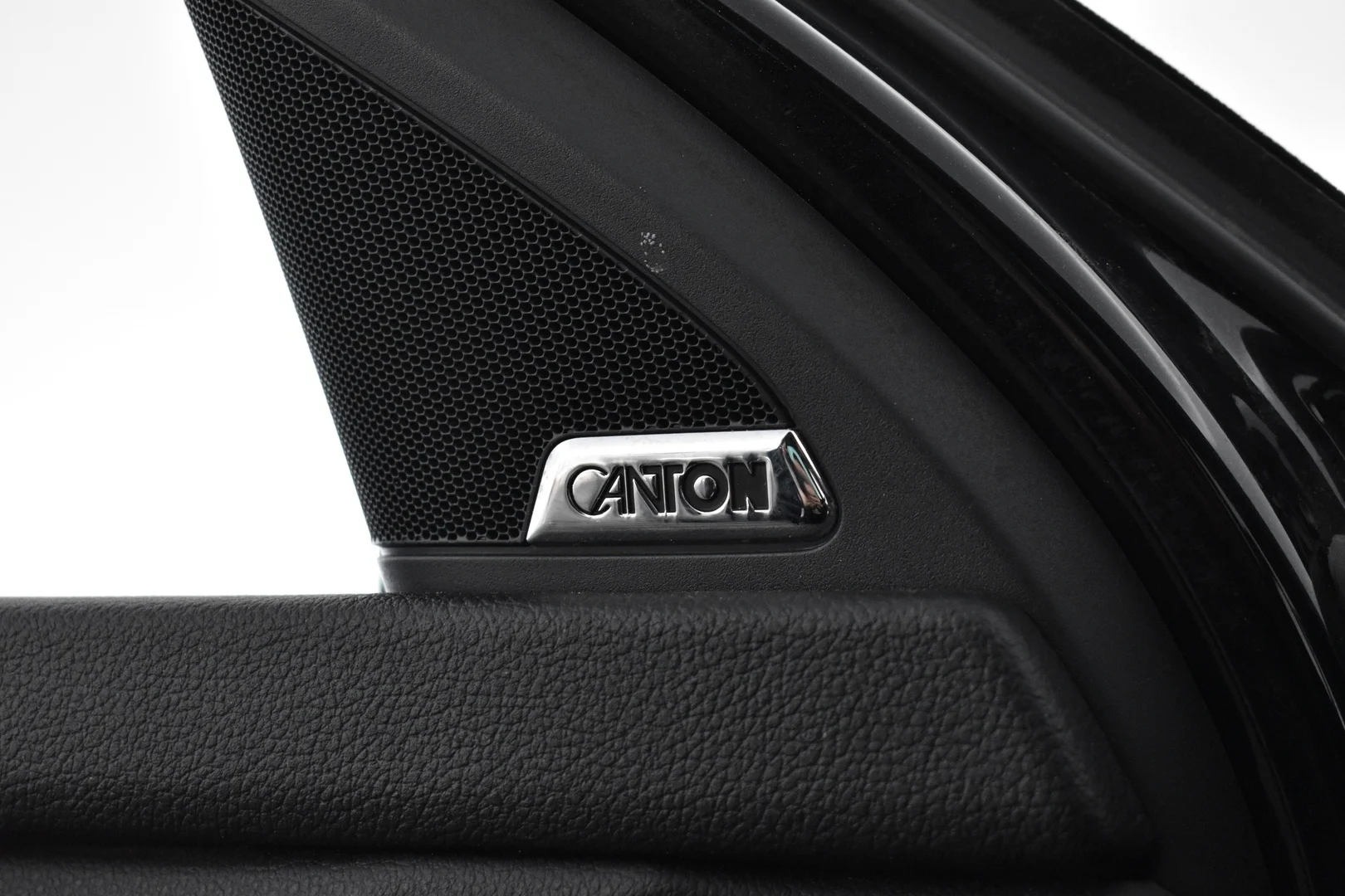 Car Image - 4us9LsGmekqBZHBLhanvNq
