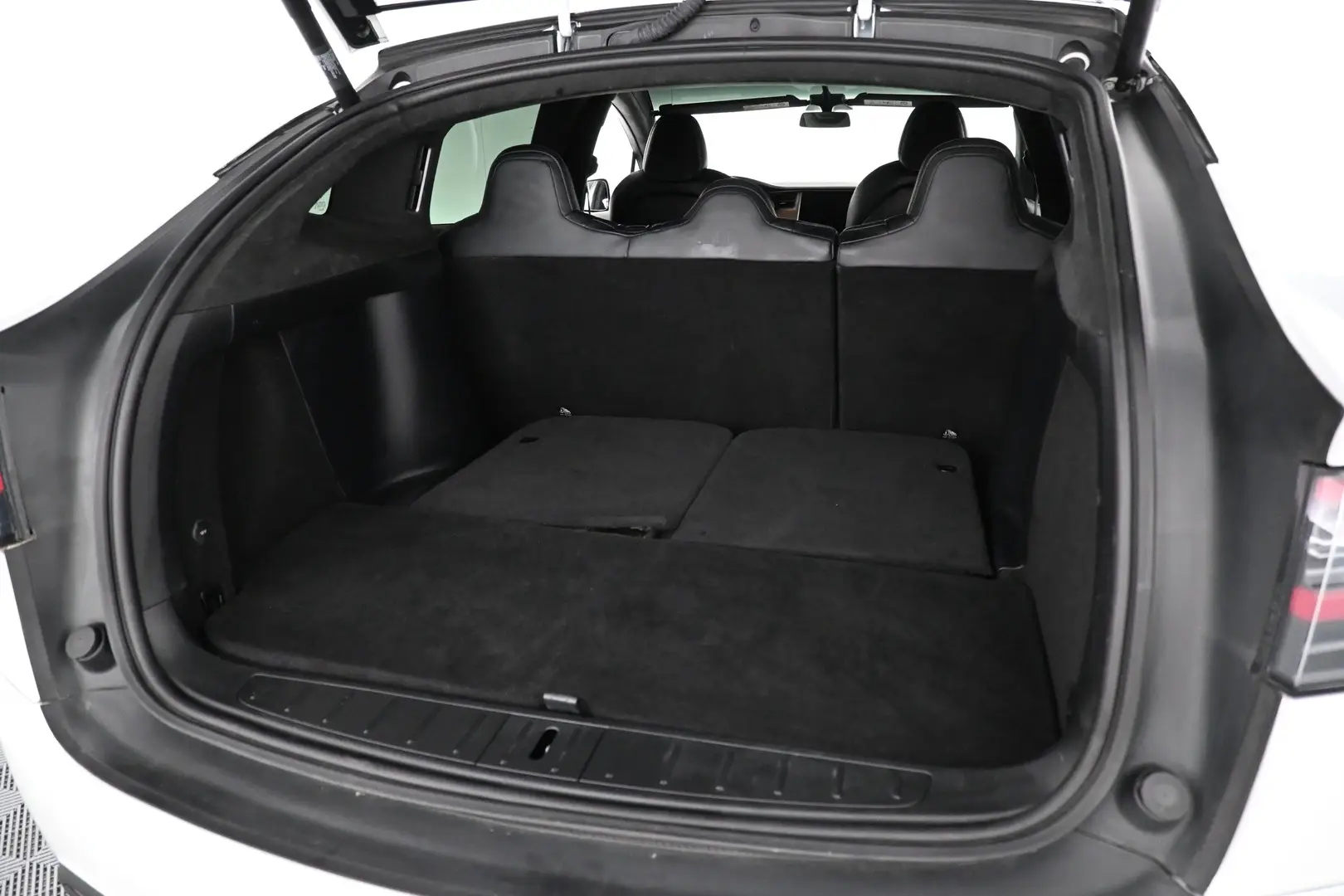 Car Image - 5dEs1iWqUxsbUQM4acGNNN