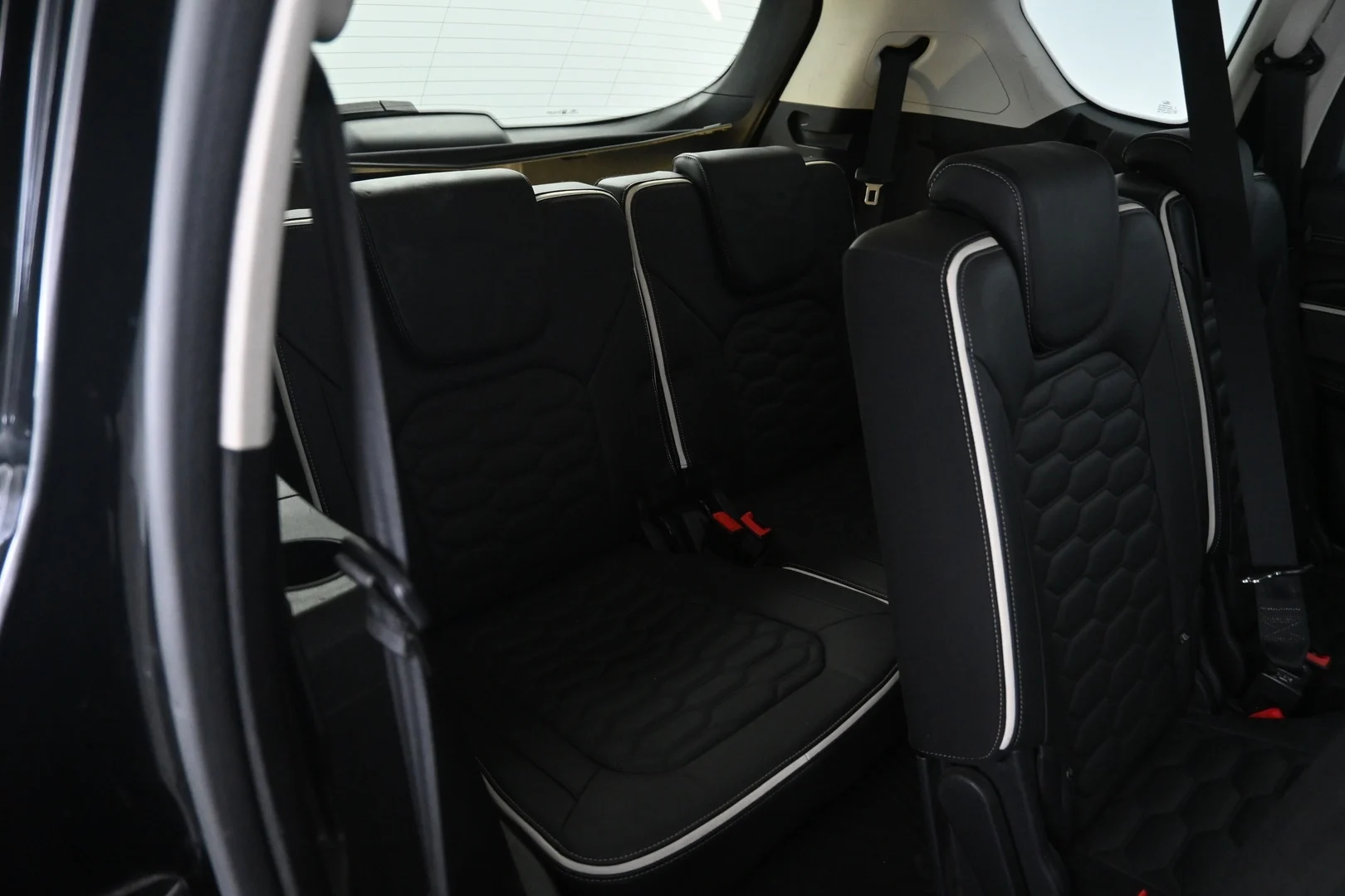 Car Image - 5TtqaYKCW9FIxecVaWRxpe