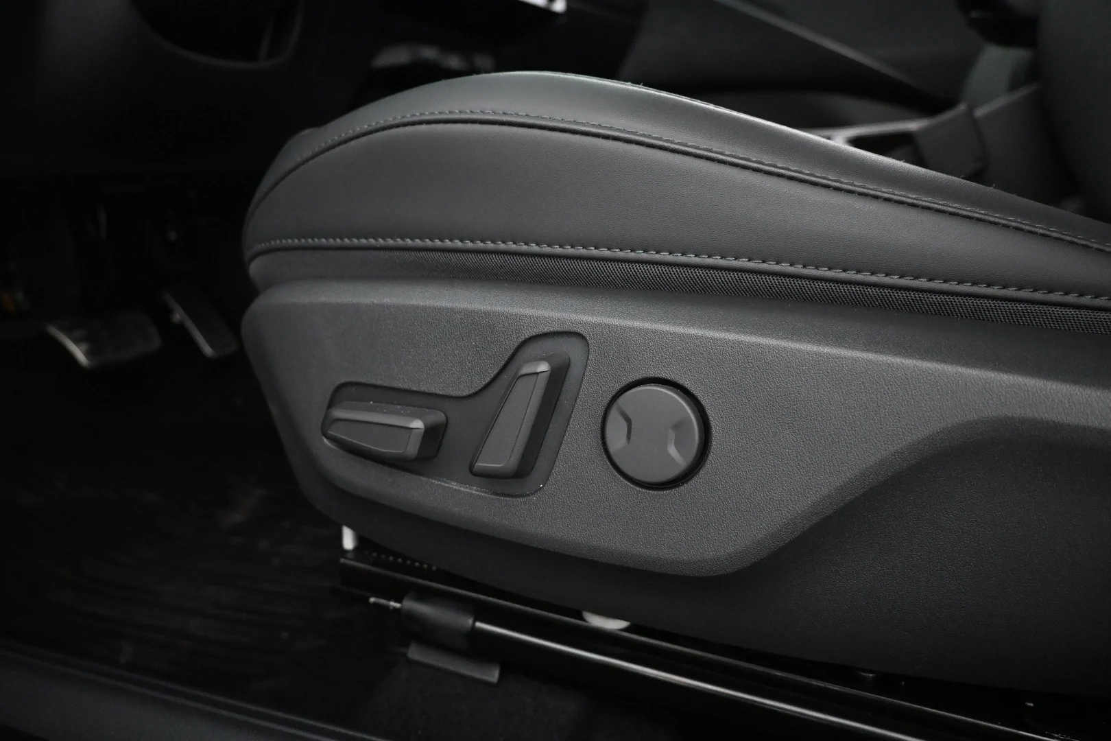 Car Image - 3c08YlzUougQkd9UJLWsWo