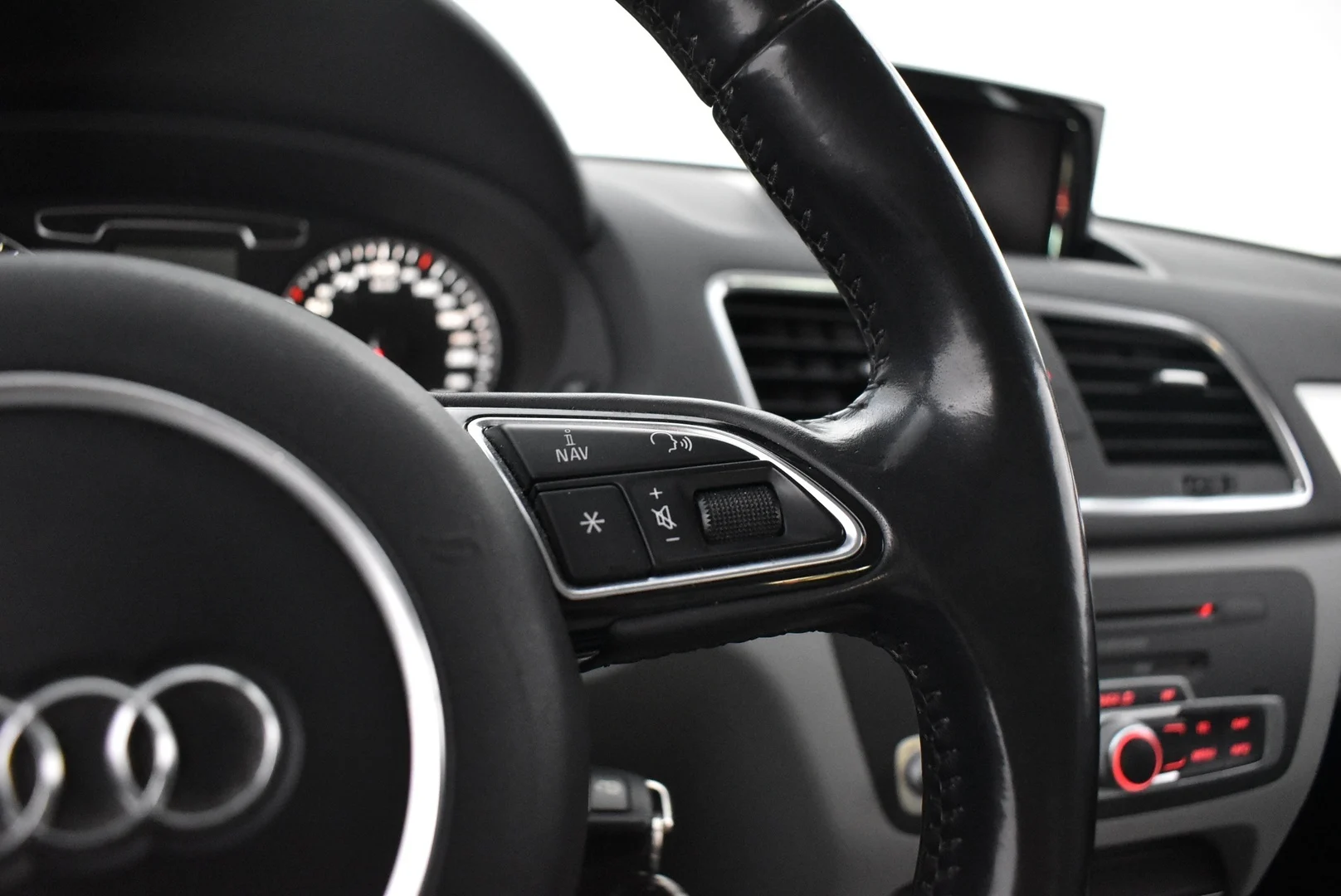 Car Image - 6NnfUkkNFSYKYq8V36QArt