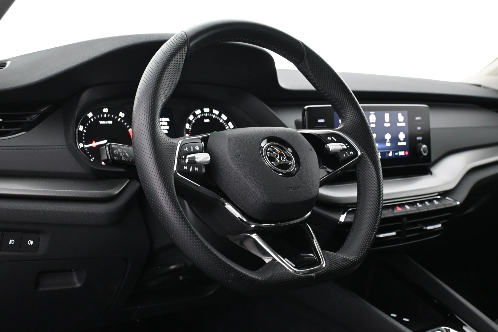 Car Image - 27QLpVgTLNc9ZaSGmzg4g4