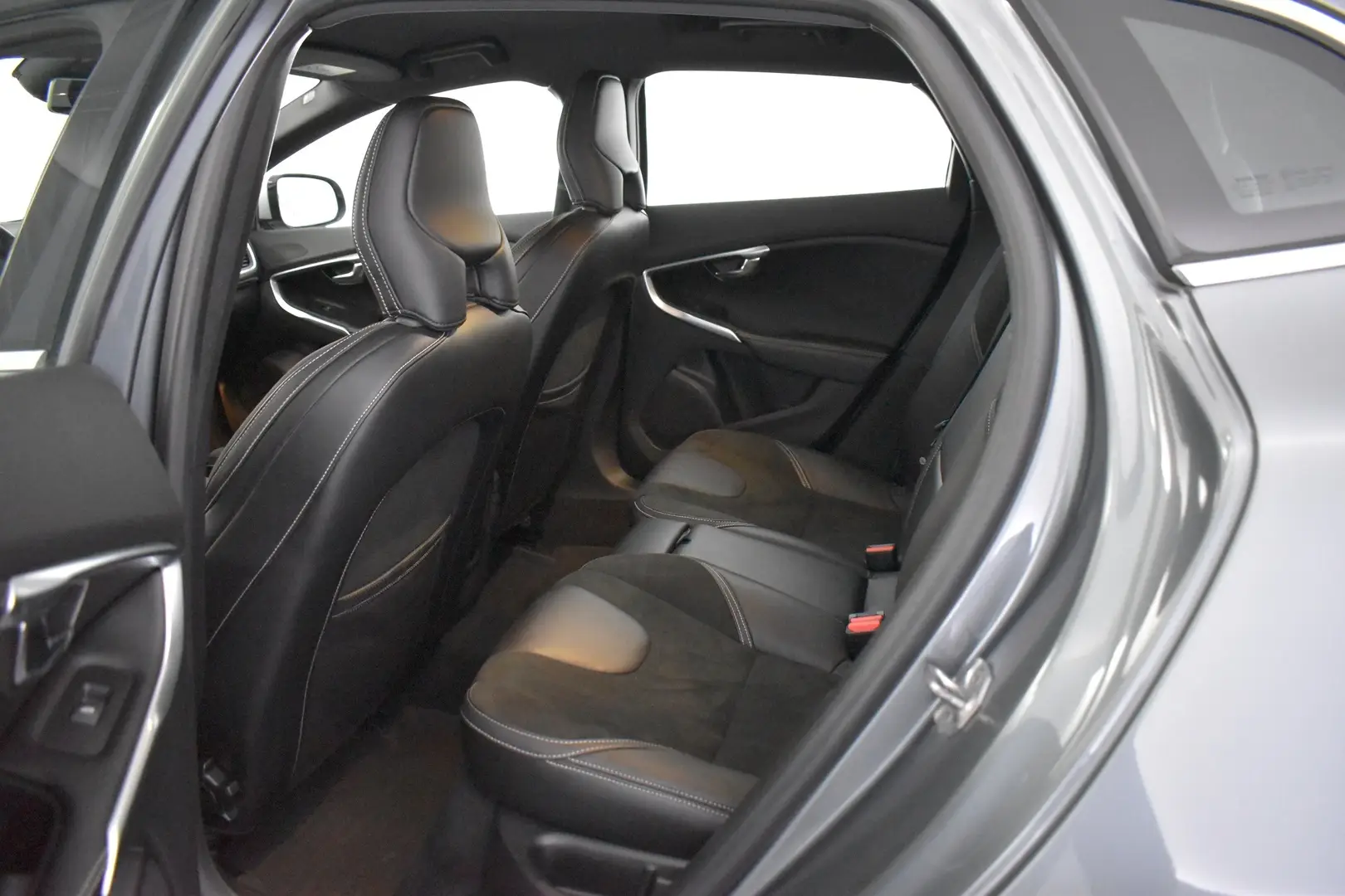 Car Image - 74BR59D8G00Vw0O4zobgDe