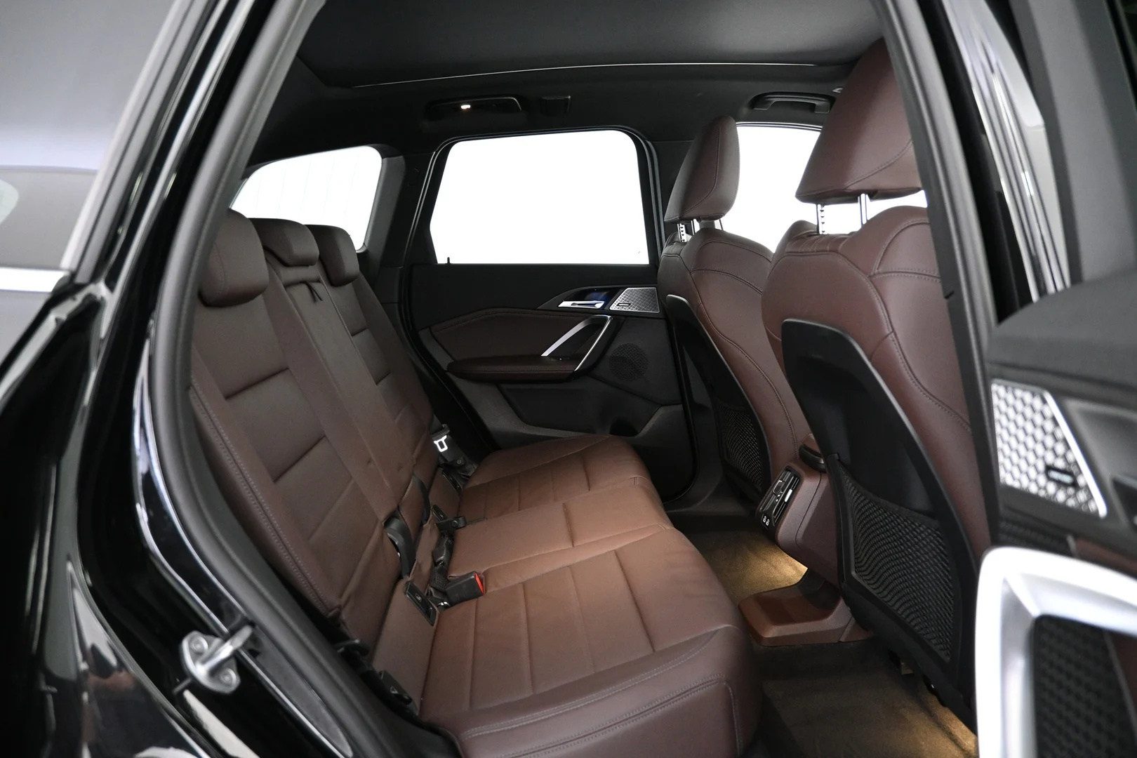 Car Image - nUaTvpFIo2yZKjfmxD4SE