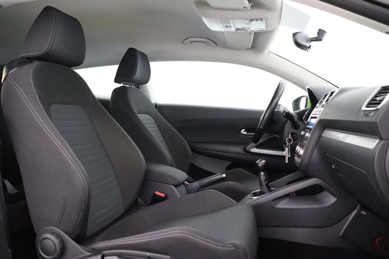 Car Image - 6tPwqdE0Peb1r8jELkfiTs