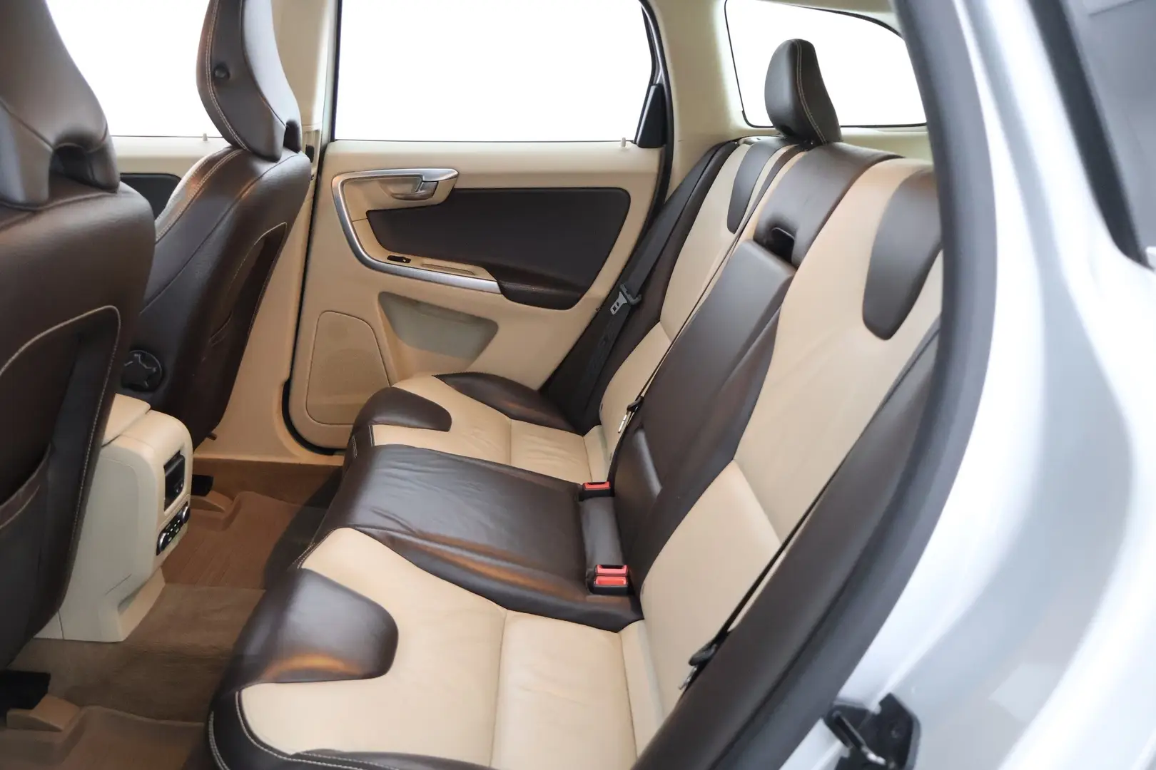Car Image - r1PDQKfz4OVzQGIuL20iA