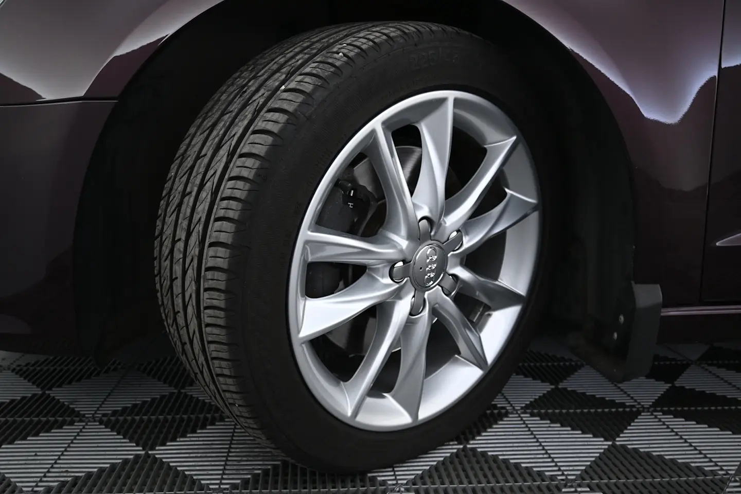 Car Image - 10rcwYM9ehp8zBTL3l7nOE