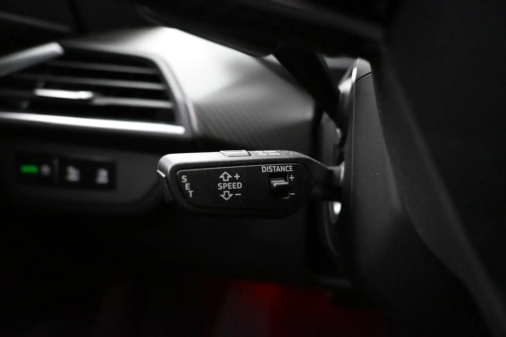 Car Image - 3lFU9XgN3VsanjiuCGeTjp