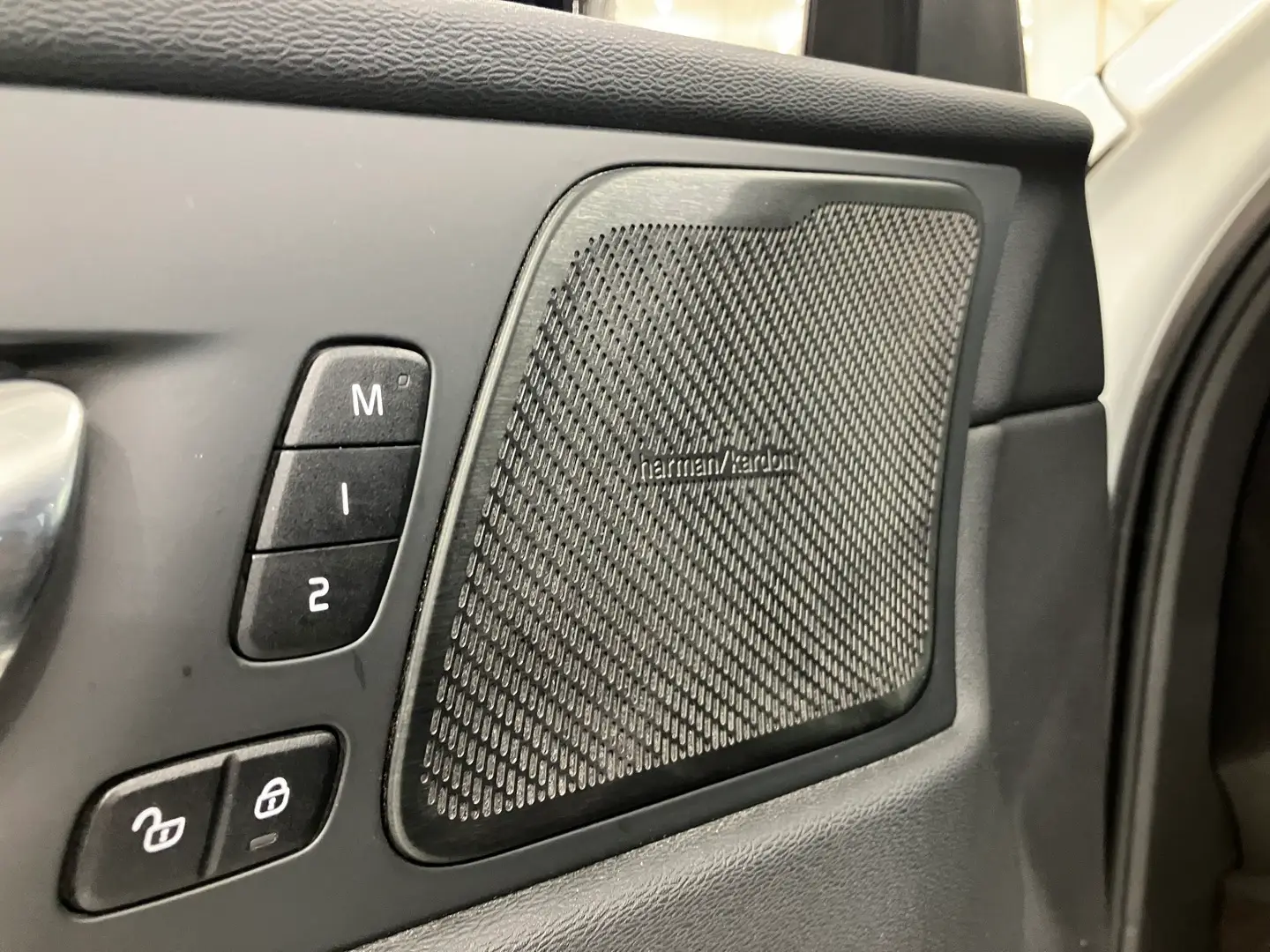 Car Image - 2g9rrvMBVQt11zofwDf6LU