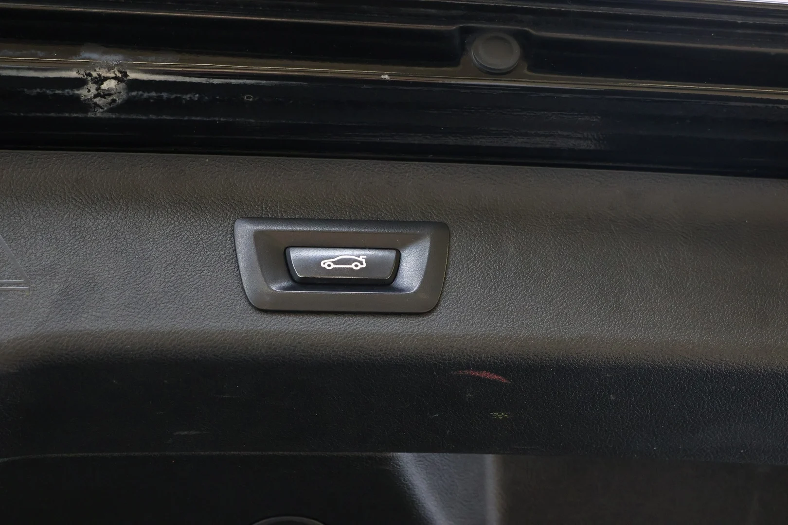 Car Image - 4gkiOL7HSZGBhY18i7W1up