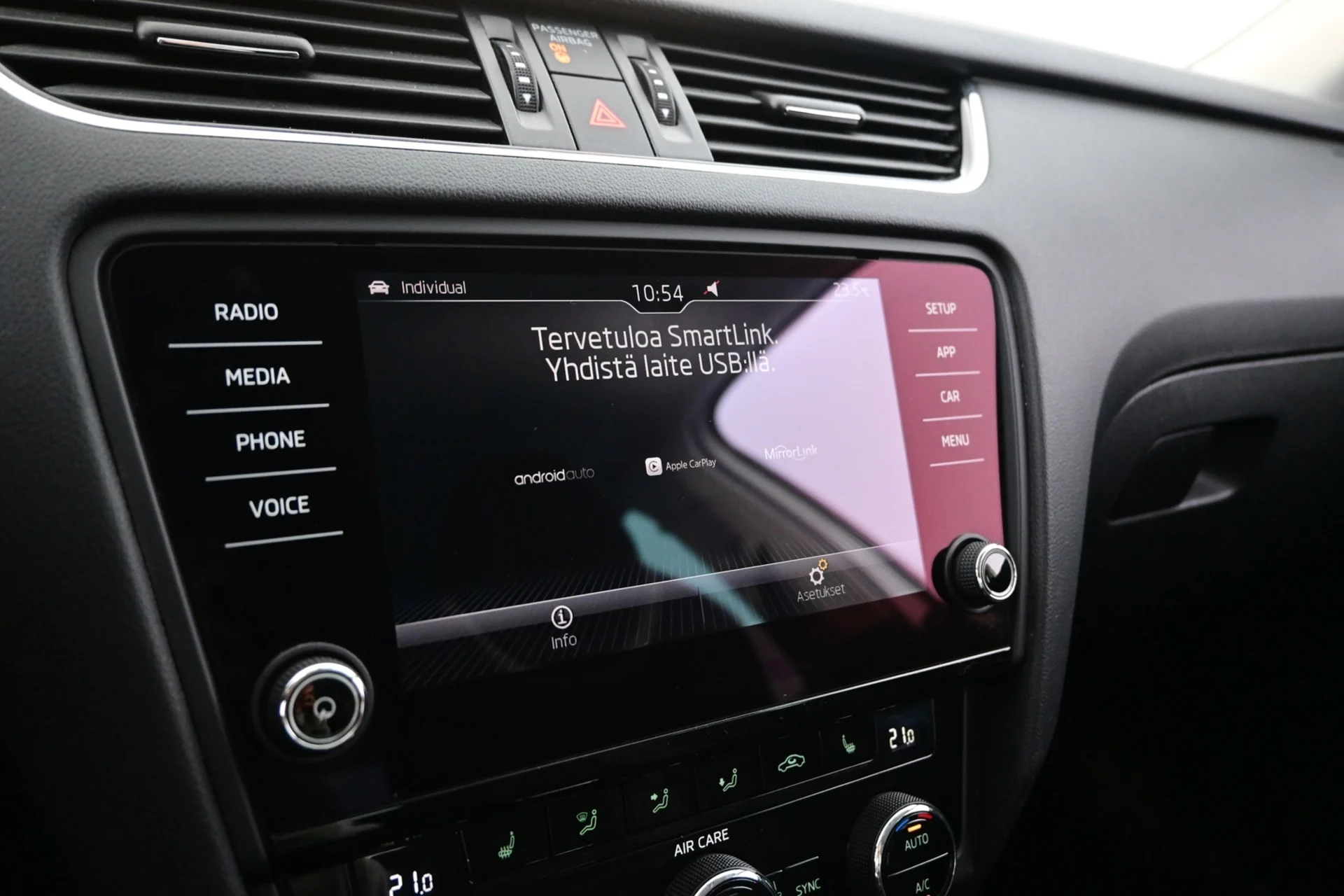 Car Image - 2mwVDo6OSKvbIle1Xyd551