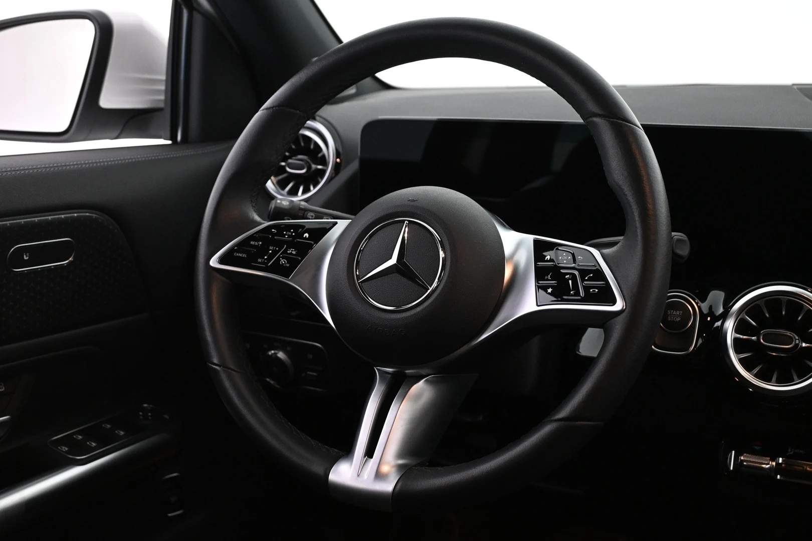 Car Image - 3TakVnT30lBkJzqqQH3KrB