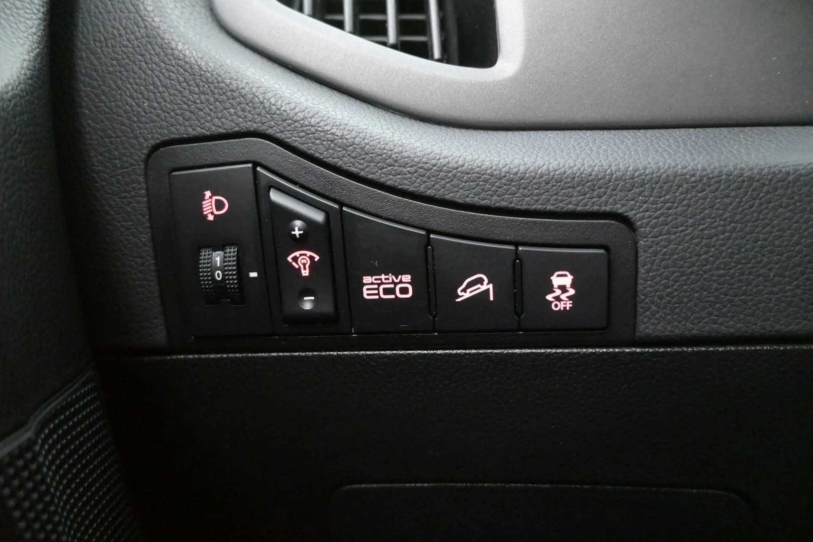 Car Image - 6kdzzMxn3uIjdyONSZlbzY