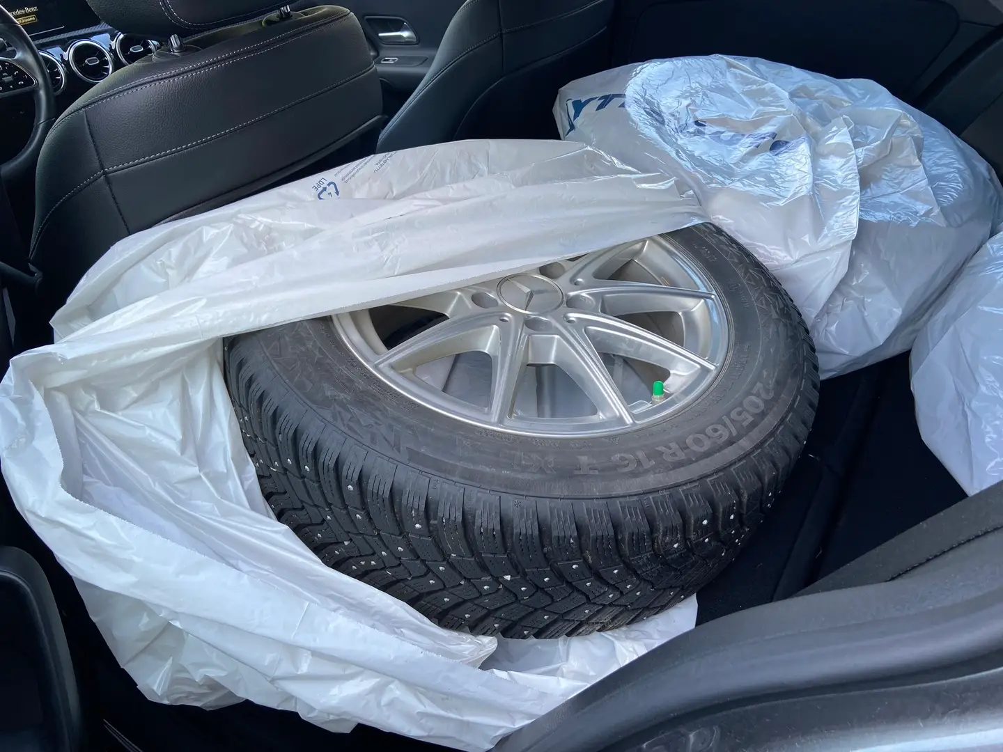 Car Image - 1skr2wxxGSQLKnKcP9nPjy
