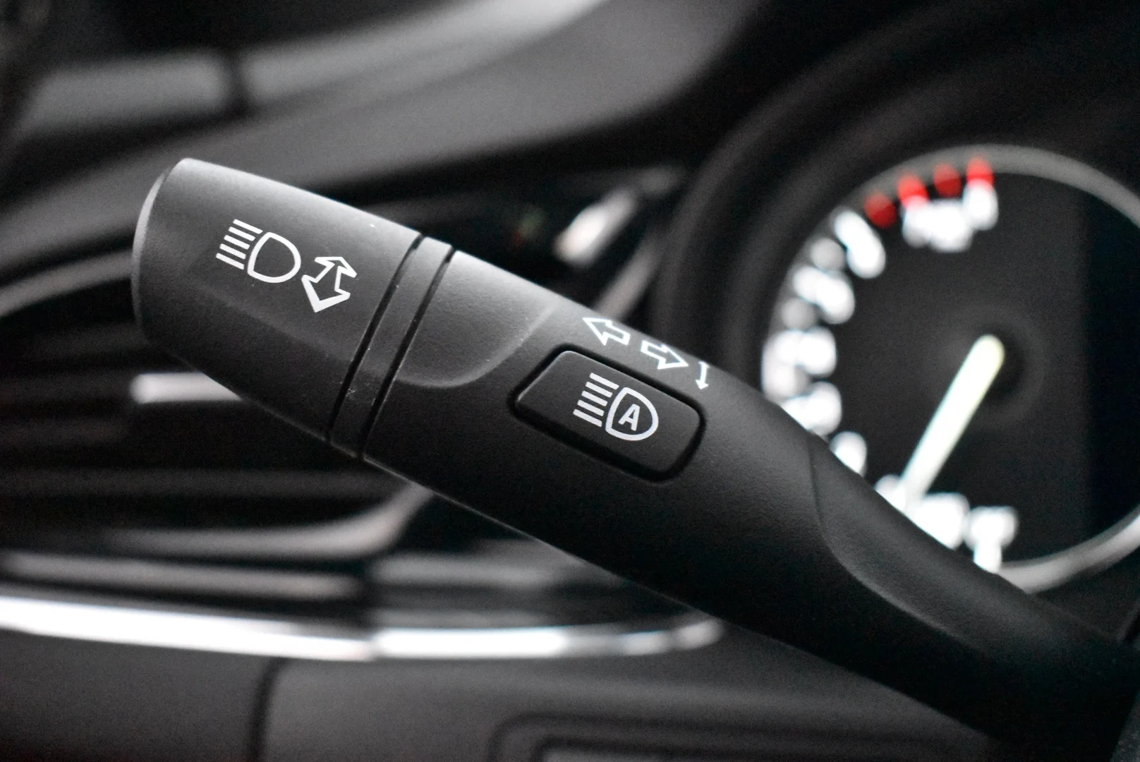 Car Image - 2QsvkyqbkHWAiRwzuC5HpF
