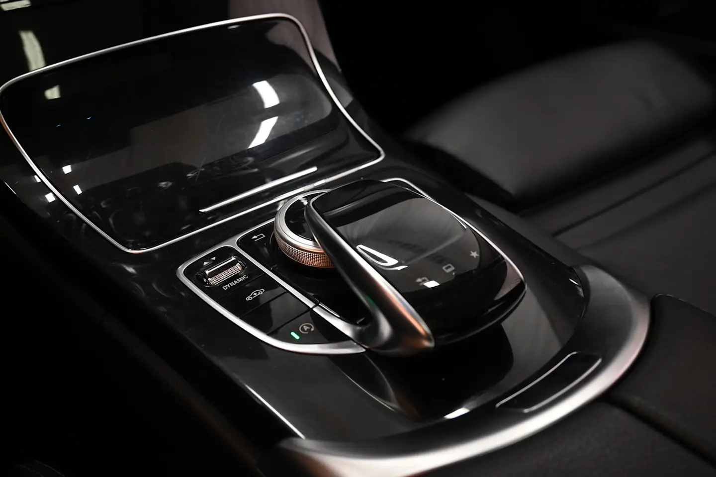 Car Image - 6ZaJxWx38sQ8SF7plGMylf