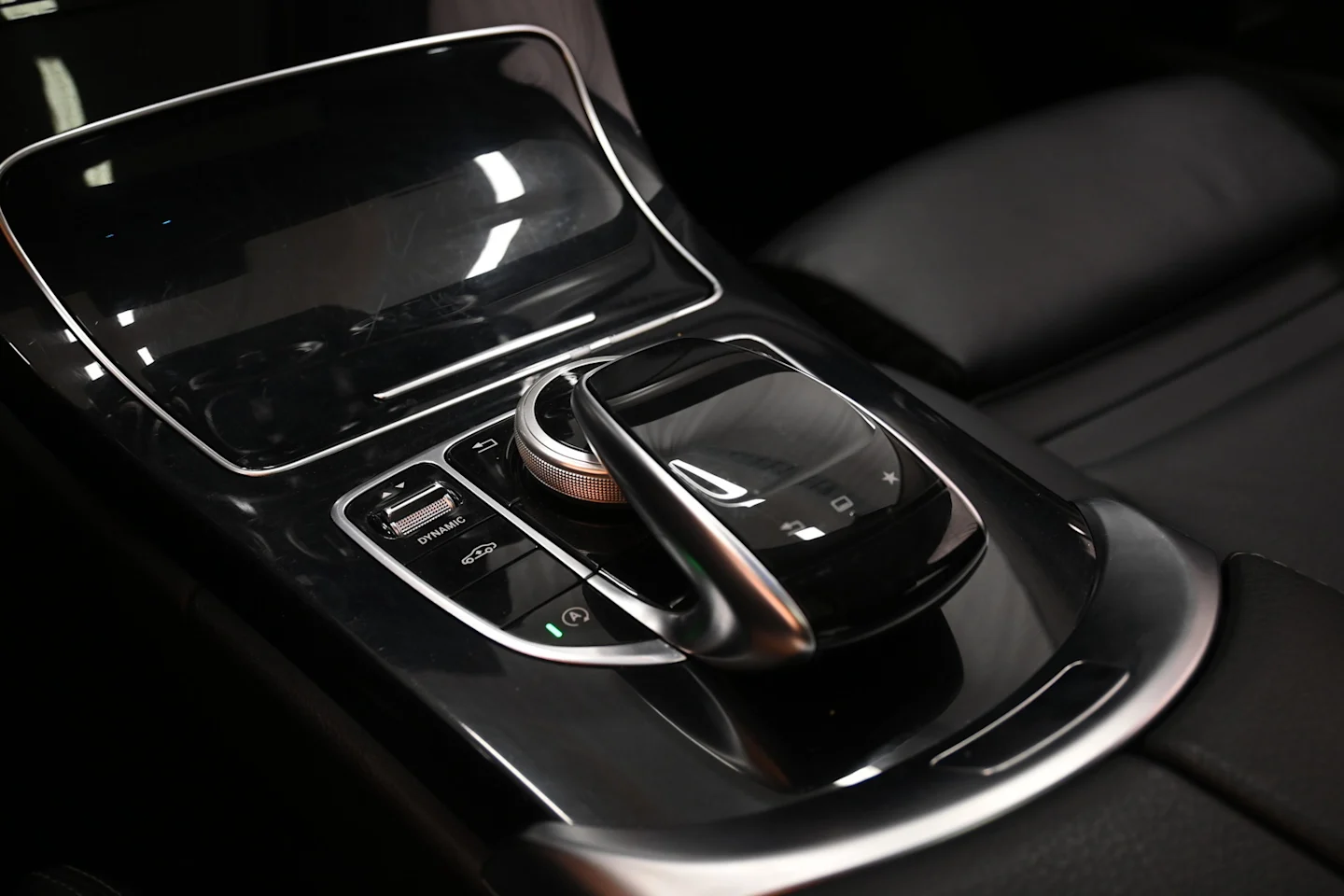 Car Image - 6ZaJxWx38sQ8SF7plGMylf