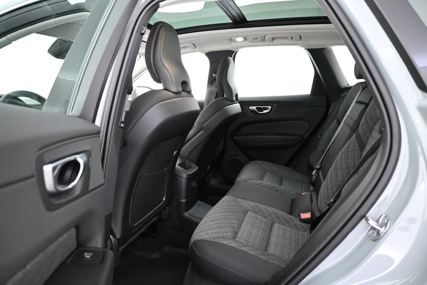 Car Image - iaZ5olY09urj6vPSUCVM4