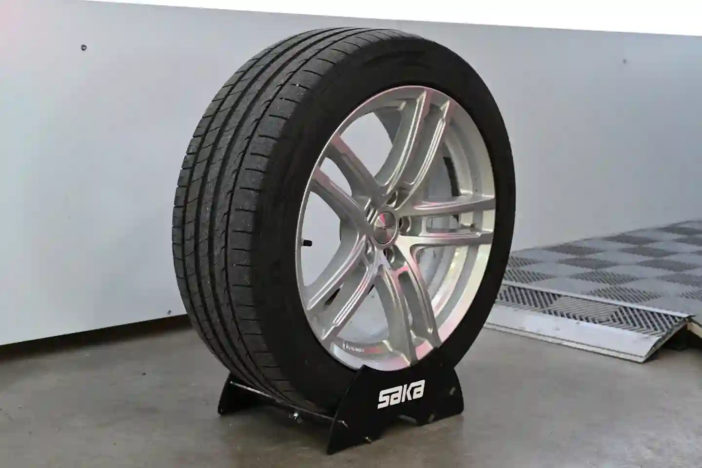 Car Image - 2RcAaMtTJKdyBS6MfGhijm