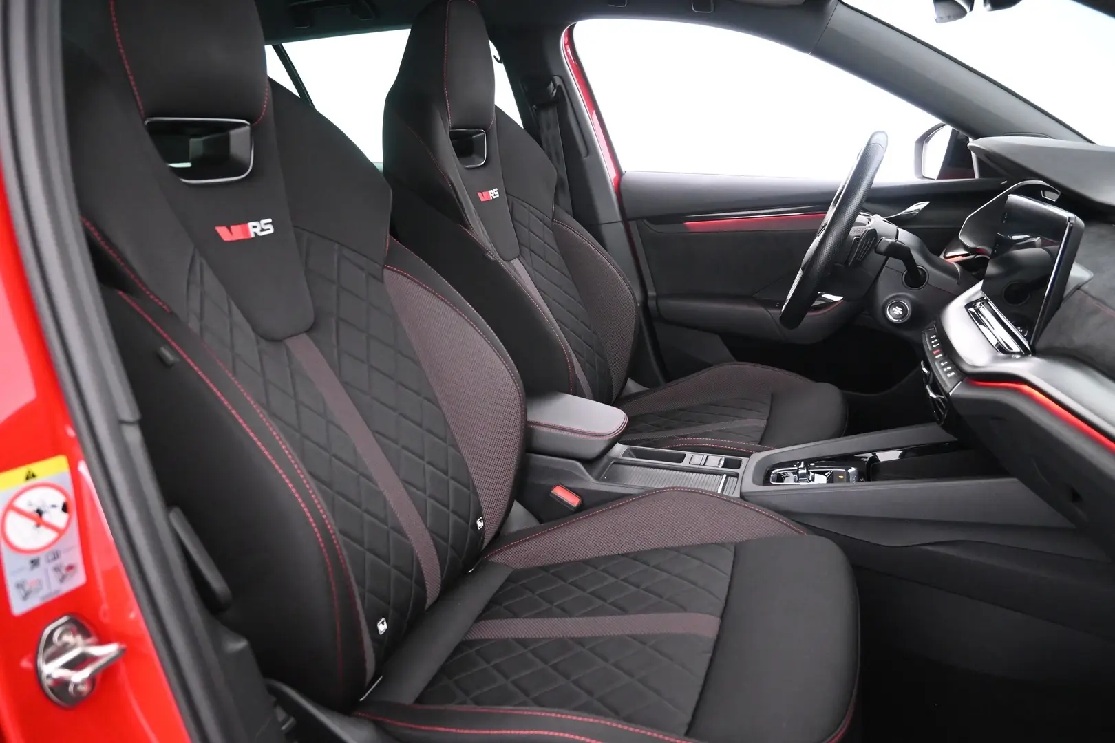 Car Image - x3M5mPuGqQRAUje1VisBV