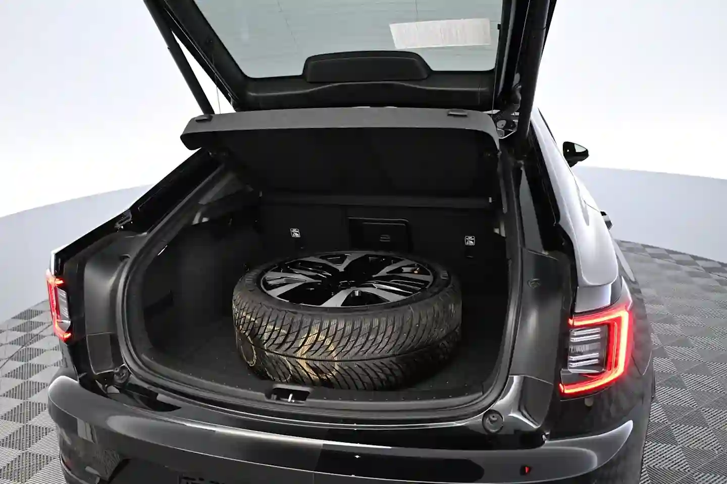 Car Image - 1hvyp3JifpcKvsaB6VVDua