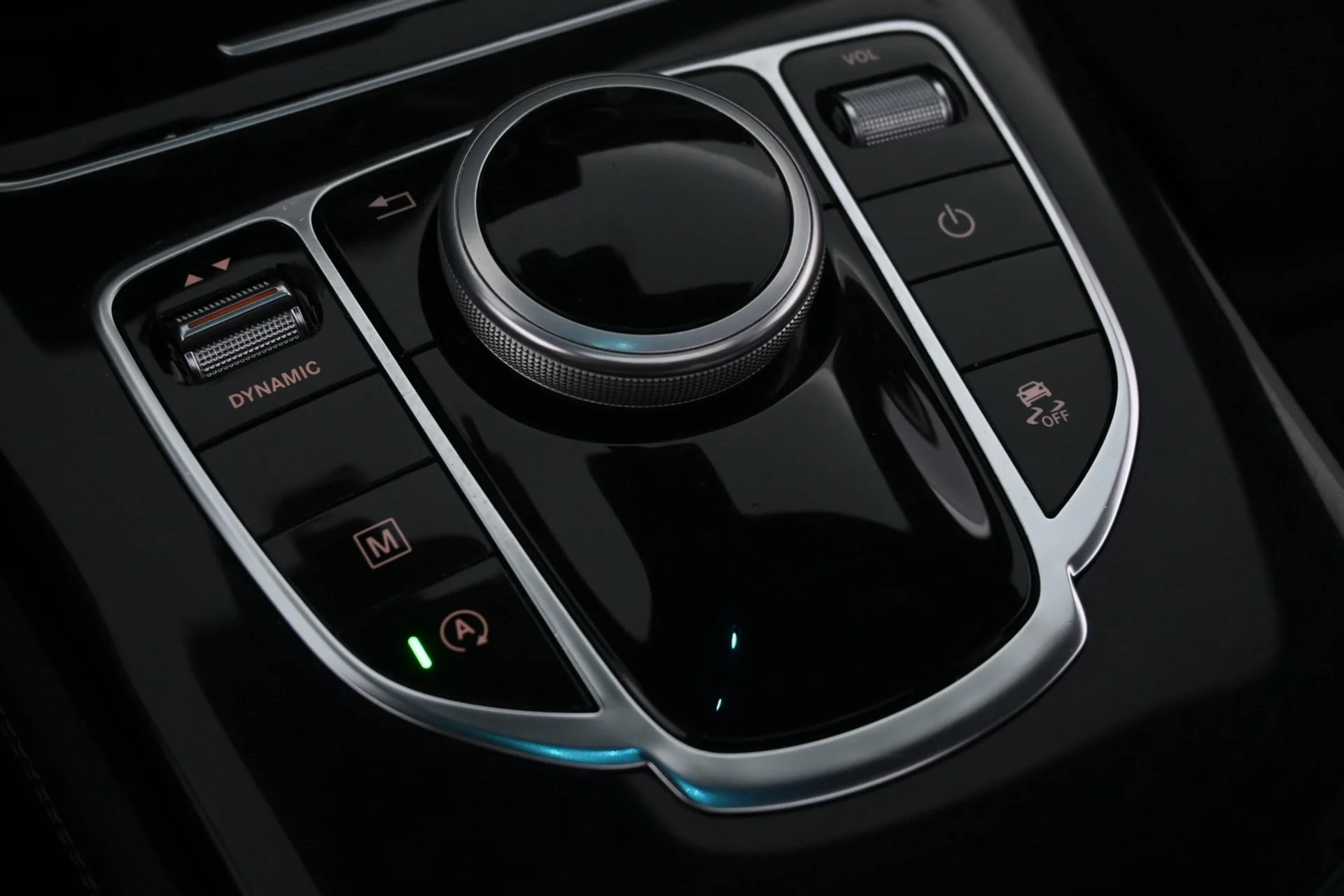 Car Image - 6AKNh8LRsMLrXE8aeXjVwQ