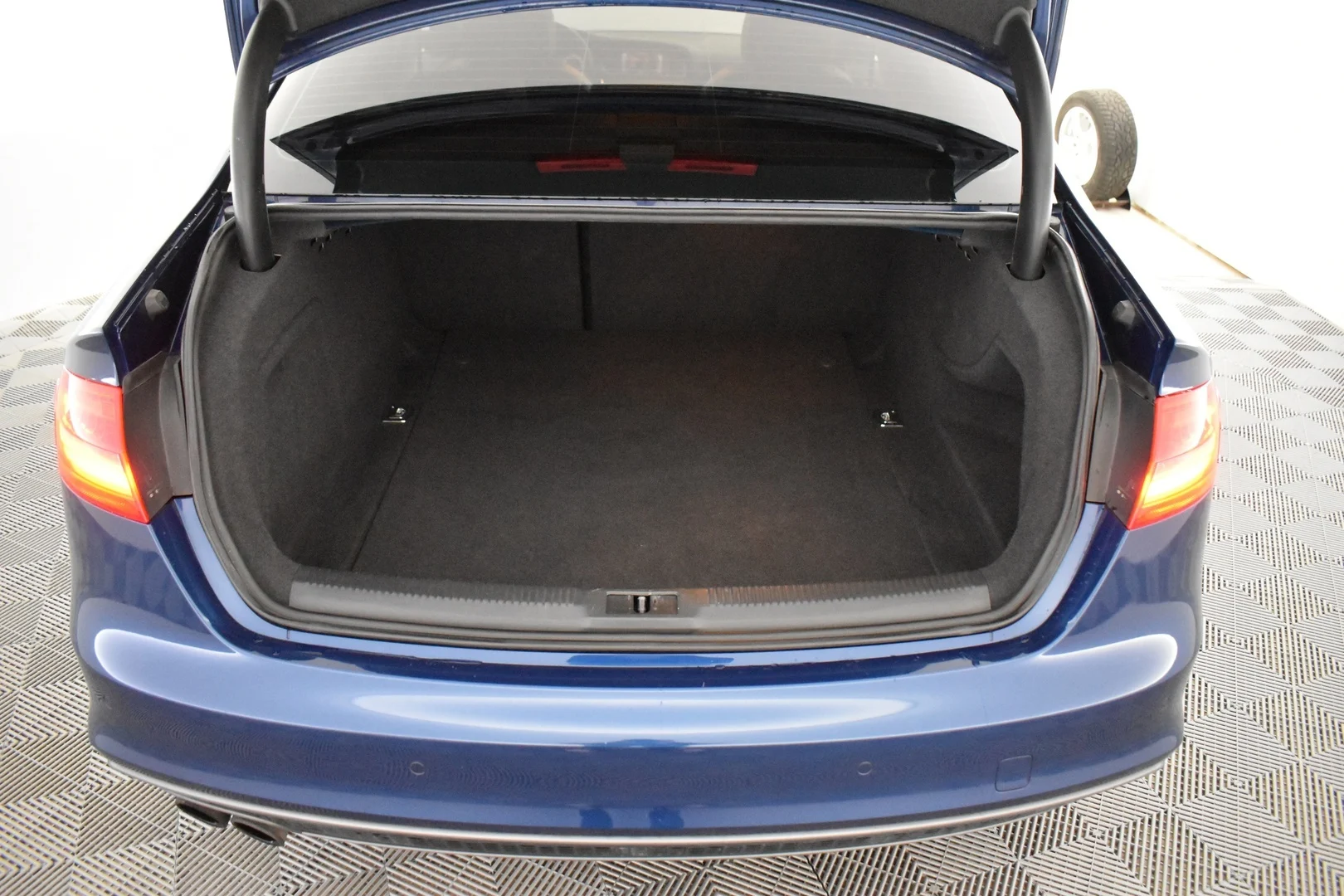 Car Image - 6zlk9n4A7AP2Vn2cmwpib9