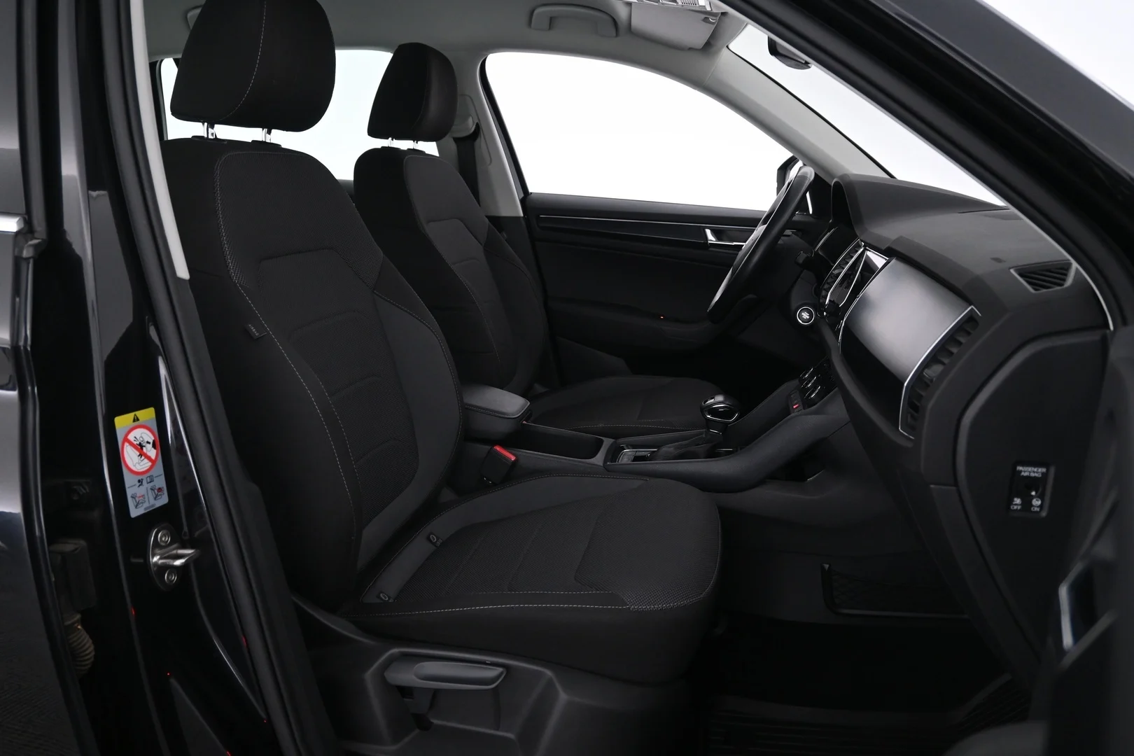 Car Image - 5DtuxscPTD3RSYUuevn1hH