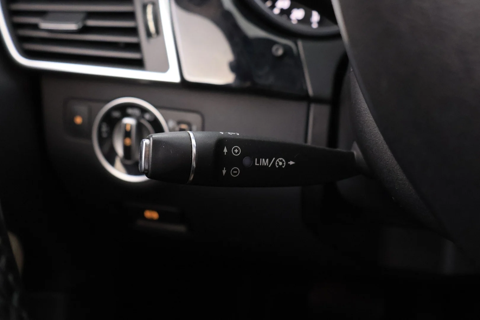 Car Image - 5oBBo2rcucENeE1DA7YqVG