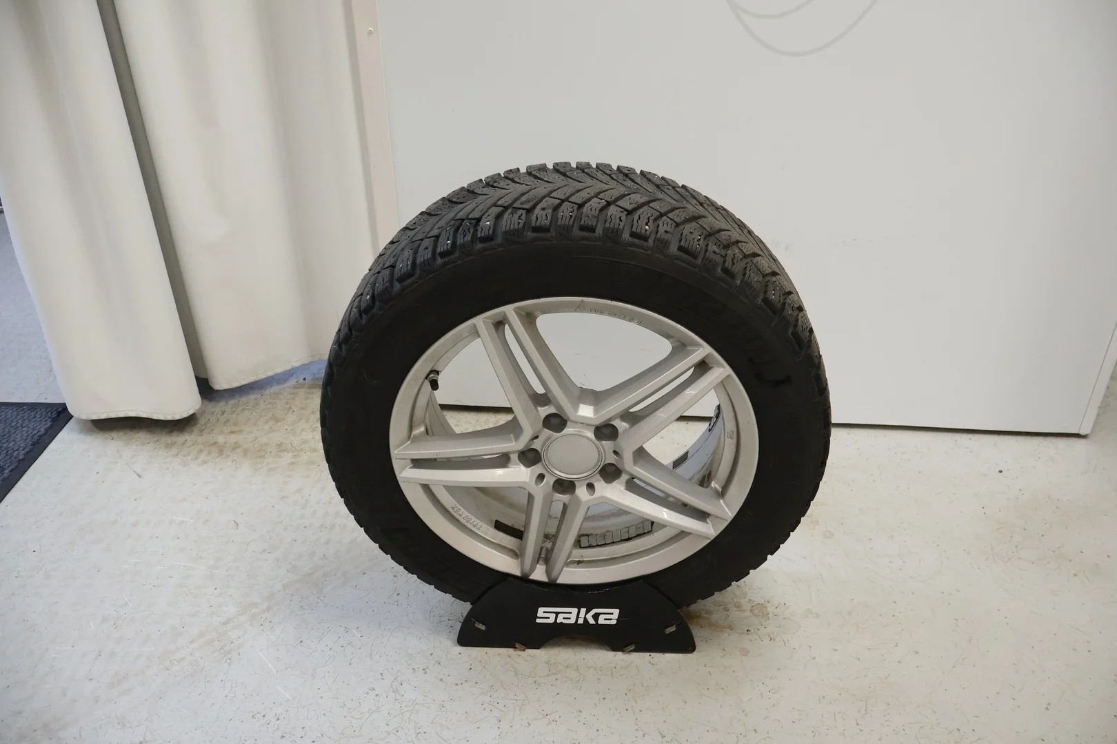 Car Image - 1R4ozGsYT9EQ4dJsfLam7V