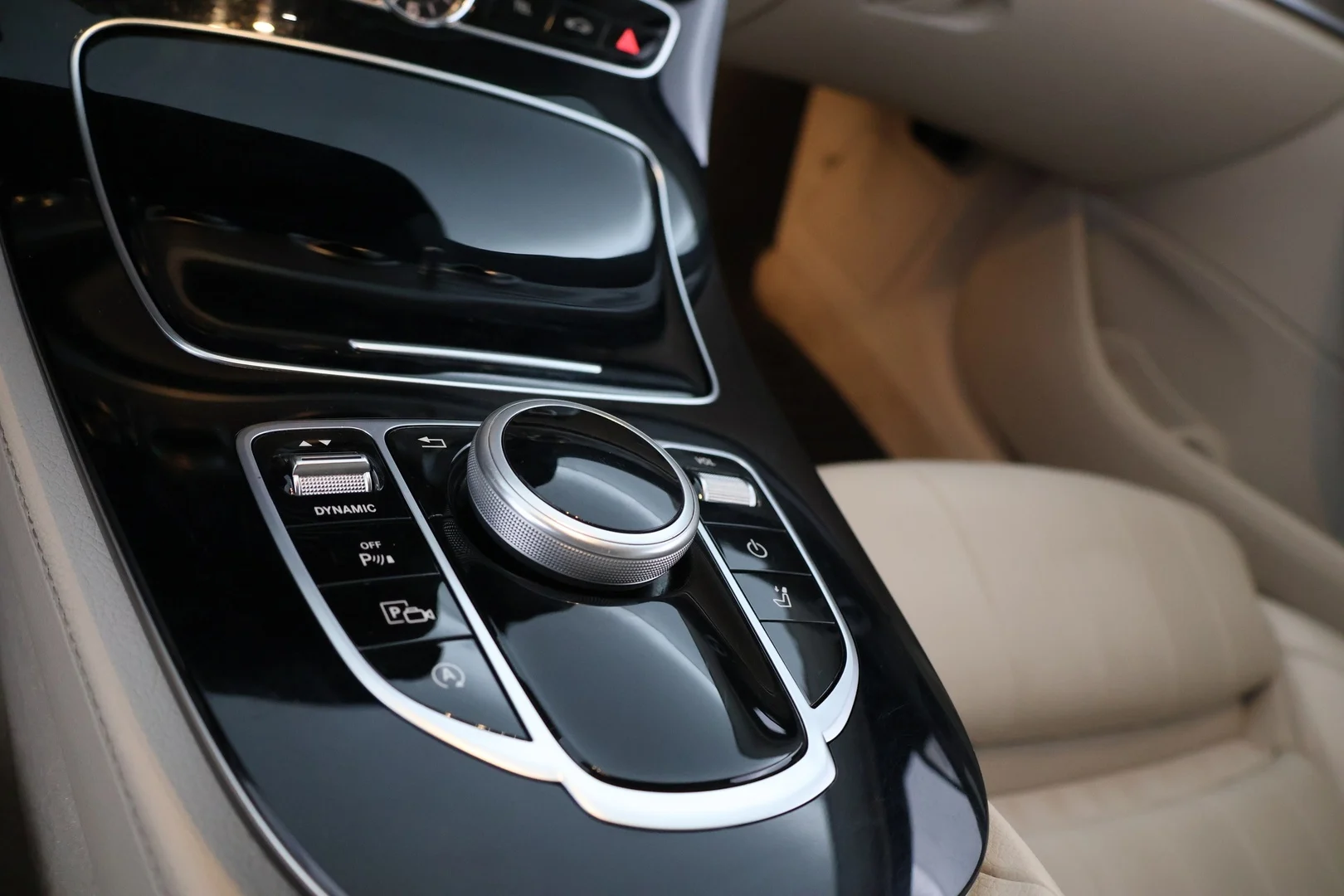 Car Image - 2EZLbPAR46SXHDPjumRqME